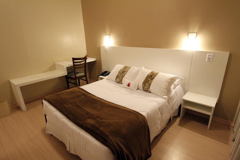 Hotel Curi Executive 佩洛塔斯 客房 照片