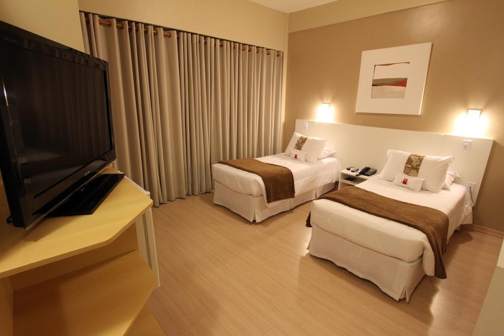 Hotel Curi Executive 佩洛塔斯 客房 照片