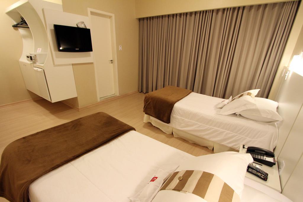 Hotel Curi Executive 佩洛塔斯 客房 照片