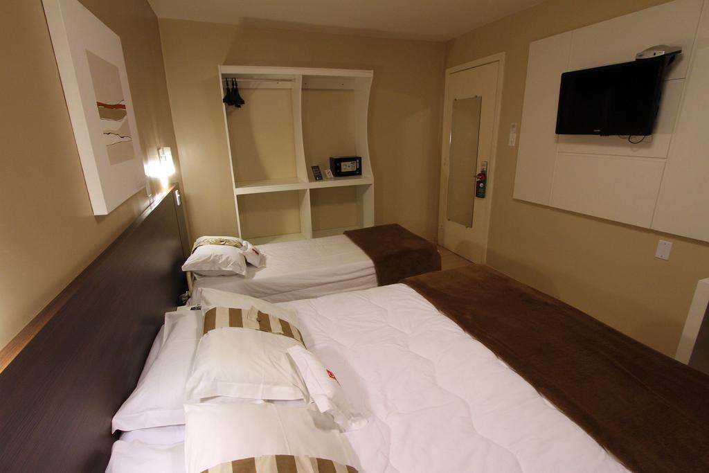 Hotel Curi Executive 佩洛塔斯 客房 照片