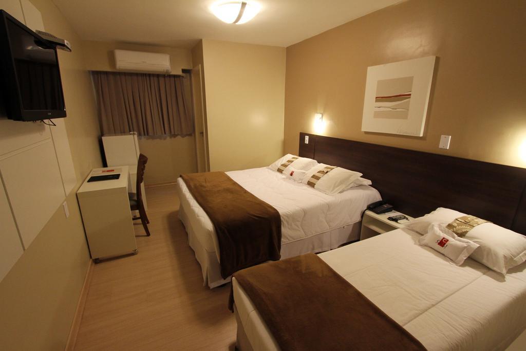 Hotel Curi Executive 佩洛塔斯 客房 照片