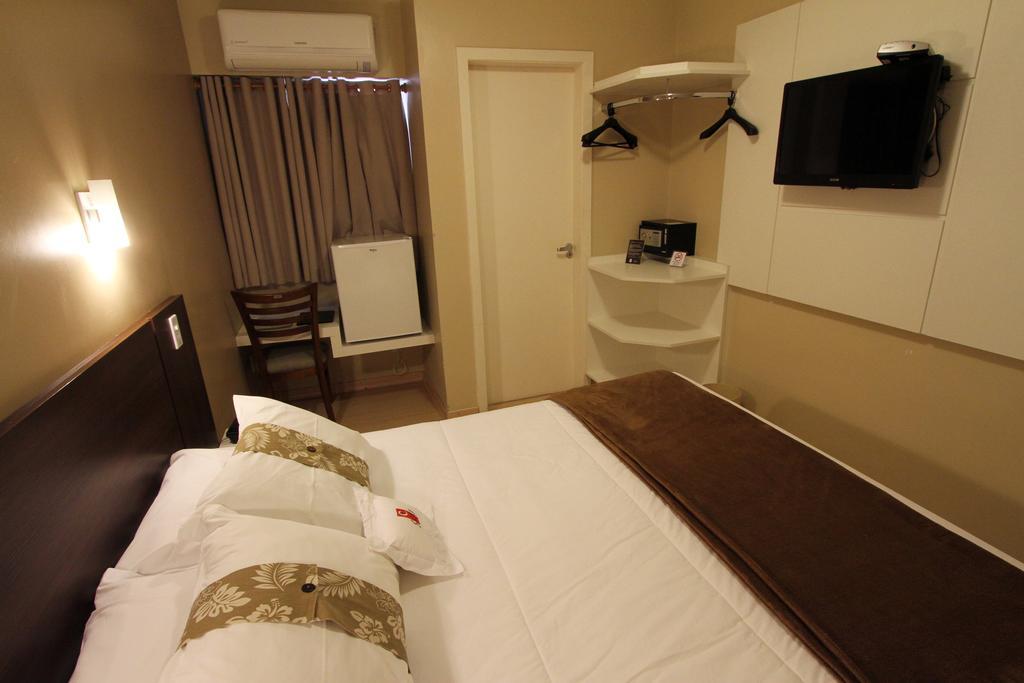 Hotel Curi Executive 佩洛塔斯 客房 照片