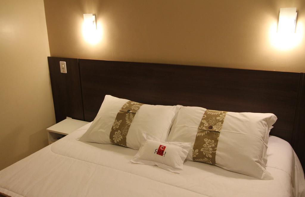 Hotel Curi Executive 佩洛塔斯 客房 照片