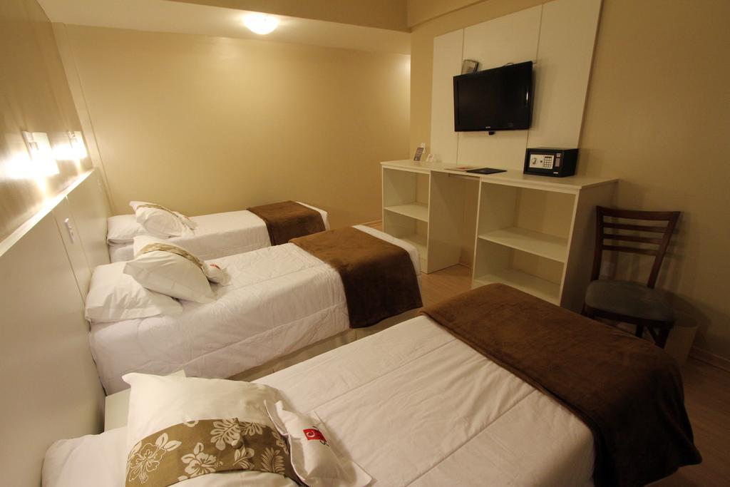 Hotel Curi Executive 佩洛塔斯 客房 照片