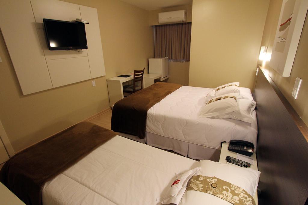 Hotel Curi Executive 佩洛塔斯 客房 照片