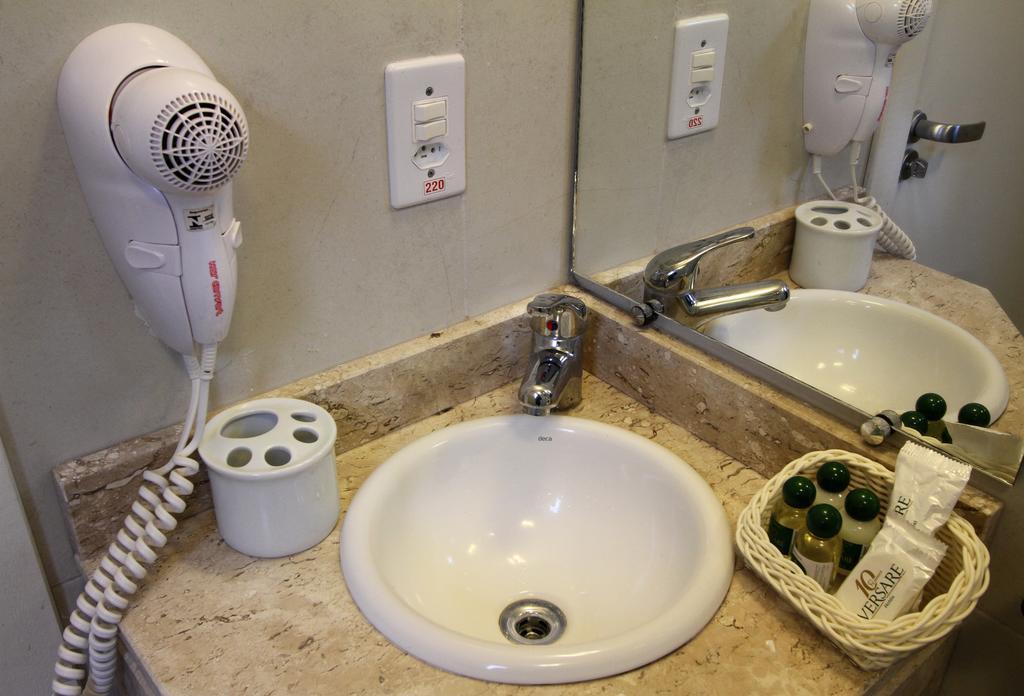 Hotel Curi Executive 佩洛塔斯 客房 照片