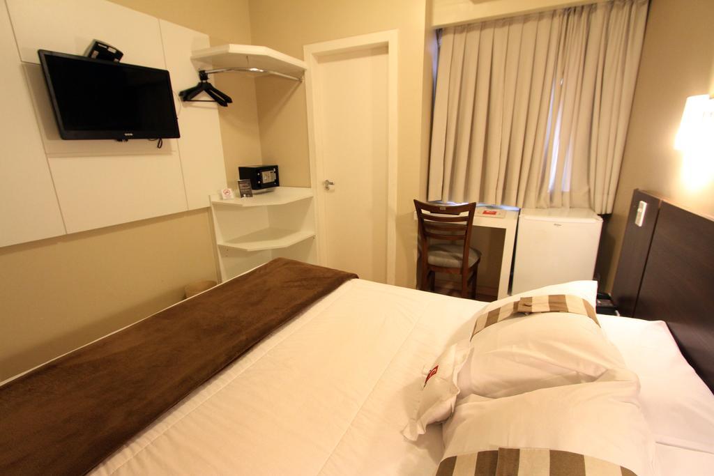 Hotel Curi Executive 佩洛塔斯 客房 照片