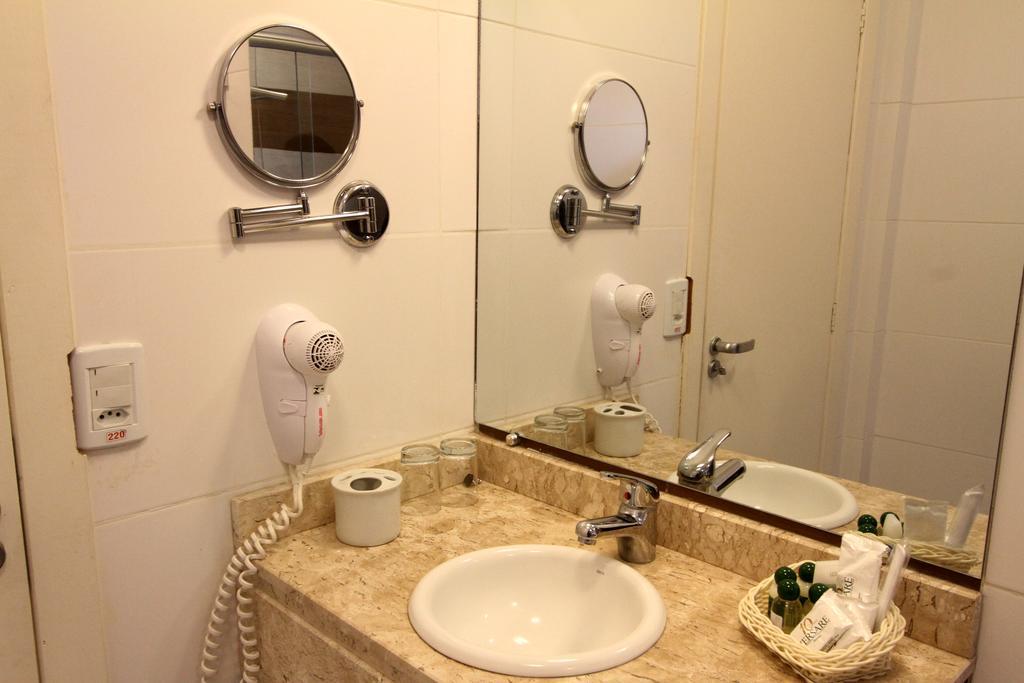 Hotel Curi Executive 佩洛塔斯 客房 照片