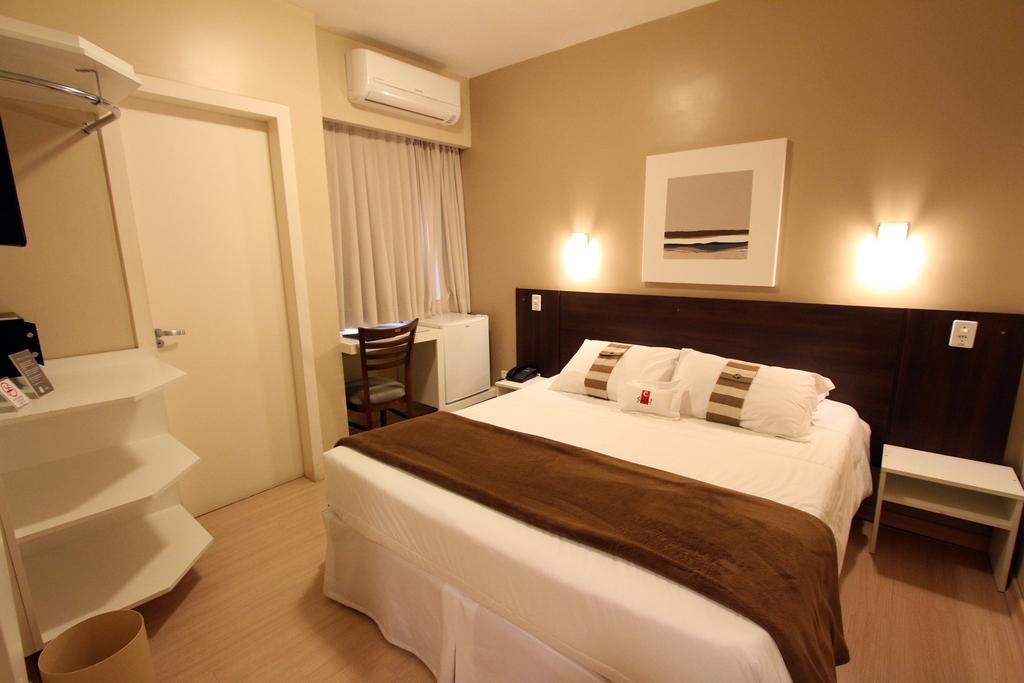 Hotel Curi Executive 佩洛塔斯 客房 照片