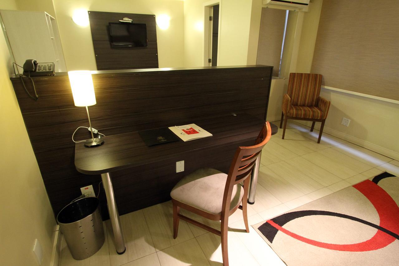 Hotel Curi Executive 佩洛塔斯 外观 照片
